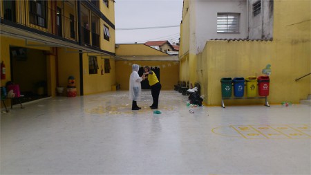 Foguete movido a vinagre e bicarbonato